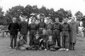 F11 Examengroep handmelken 1952